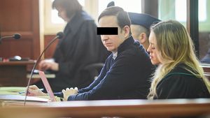 Oskarżony Sebastian M. i obrońca Katarzyna Hebda podczas rozprawy
