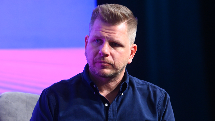 Kolejna afera Filipa Chajzera. Ludzie stracili pieniądze, a on umywa ręce