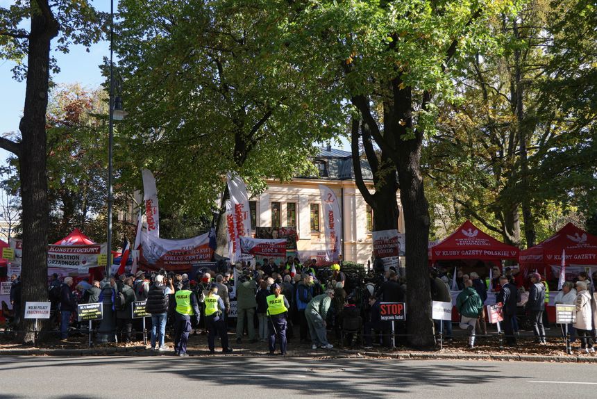 Protesty przed Trybunałem Konstytucyjnym