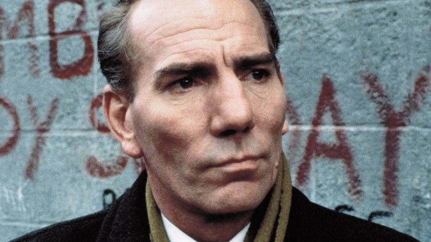 Pete Postlethwaite