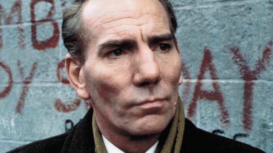Pete Postlethwaite