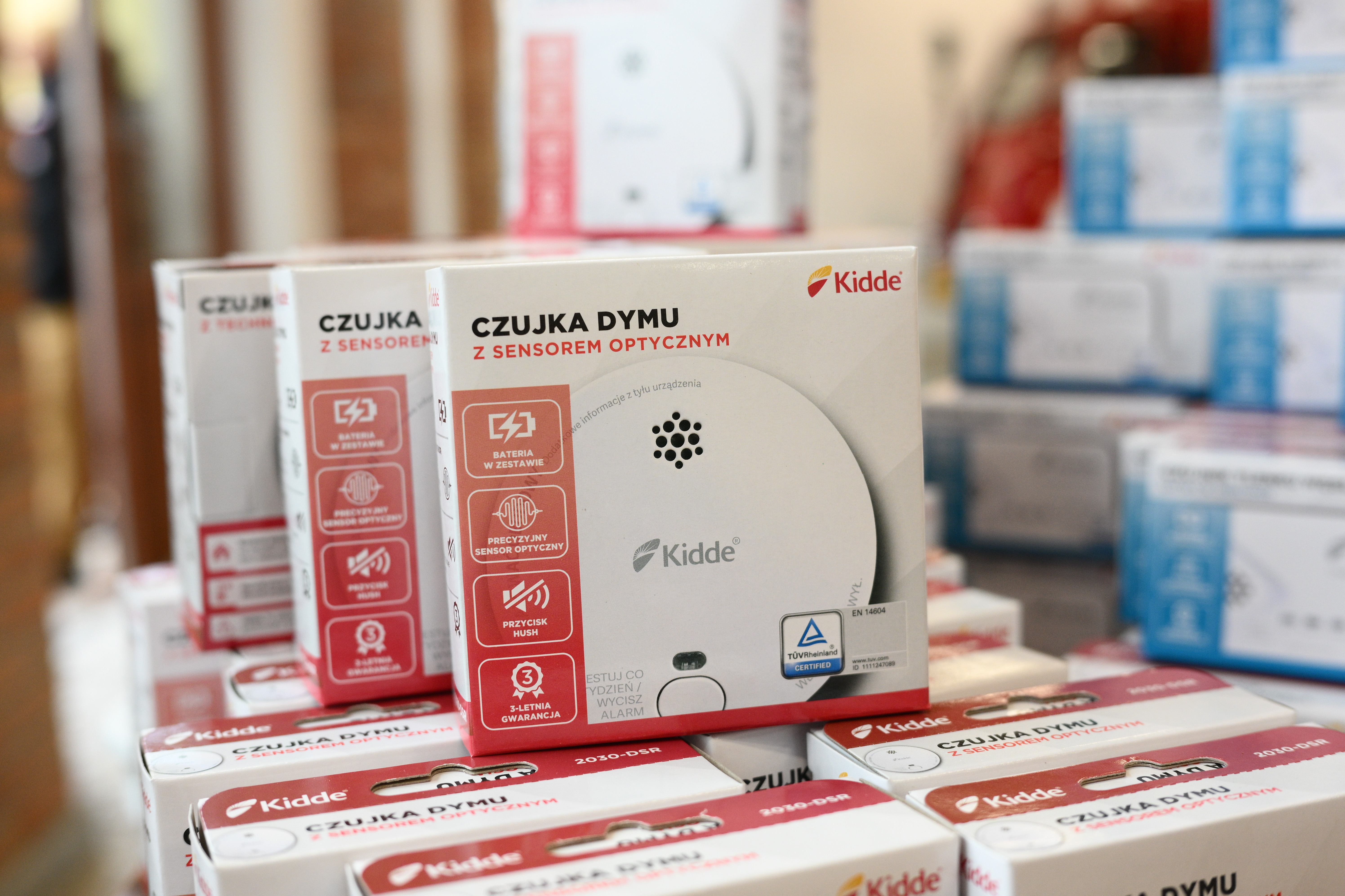 Można dostać je za darmo. Tutaj czekają bezpłatne czujniki dymu i czadu