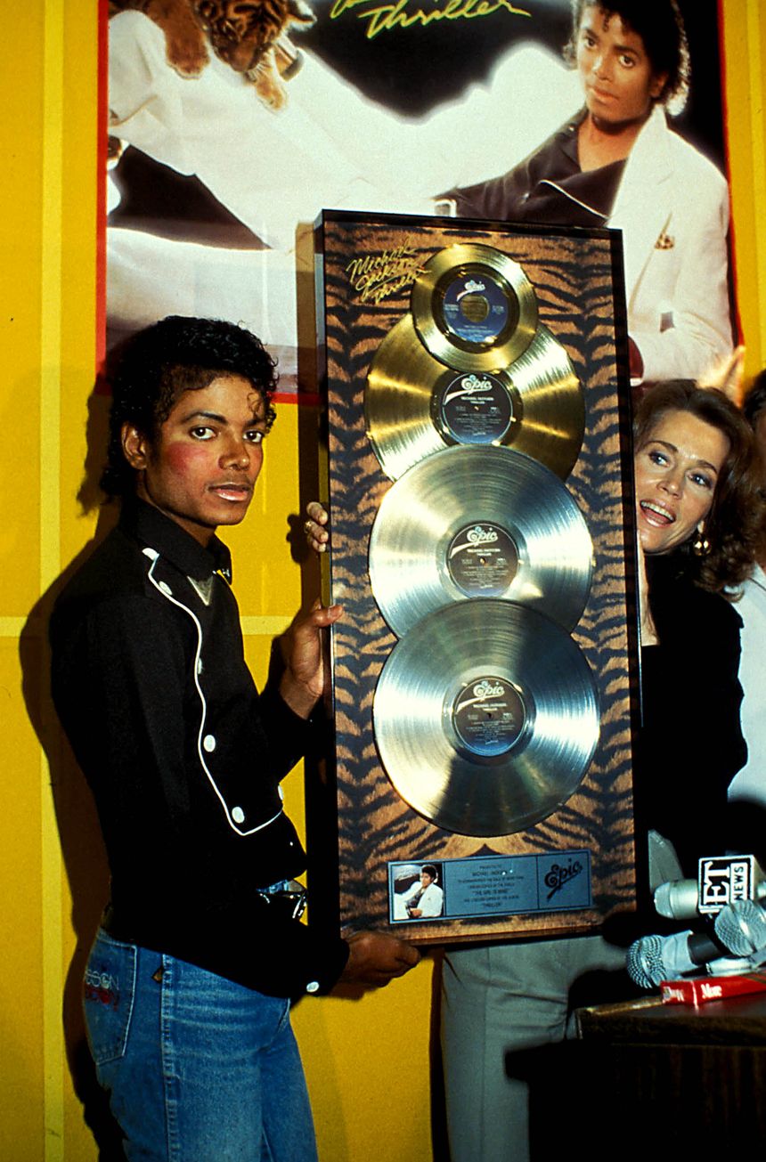 Michael Jackson podczas prezentacji statusu platynowej płyty dla albumu \
