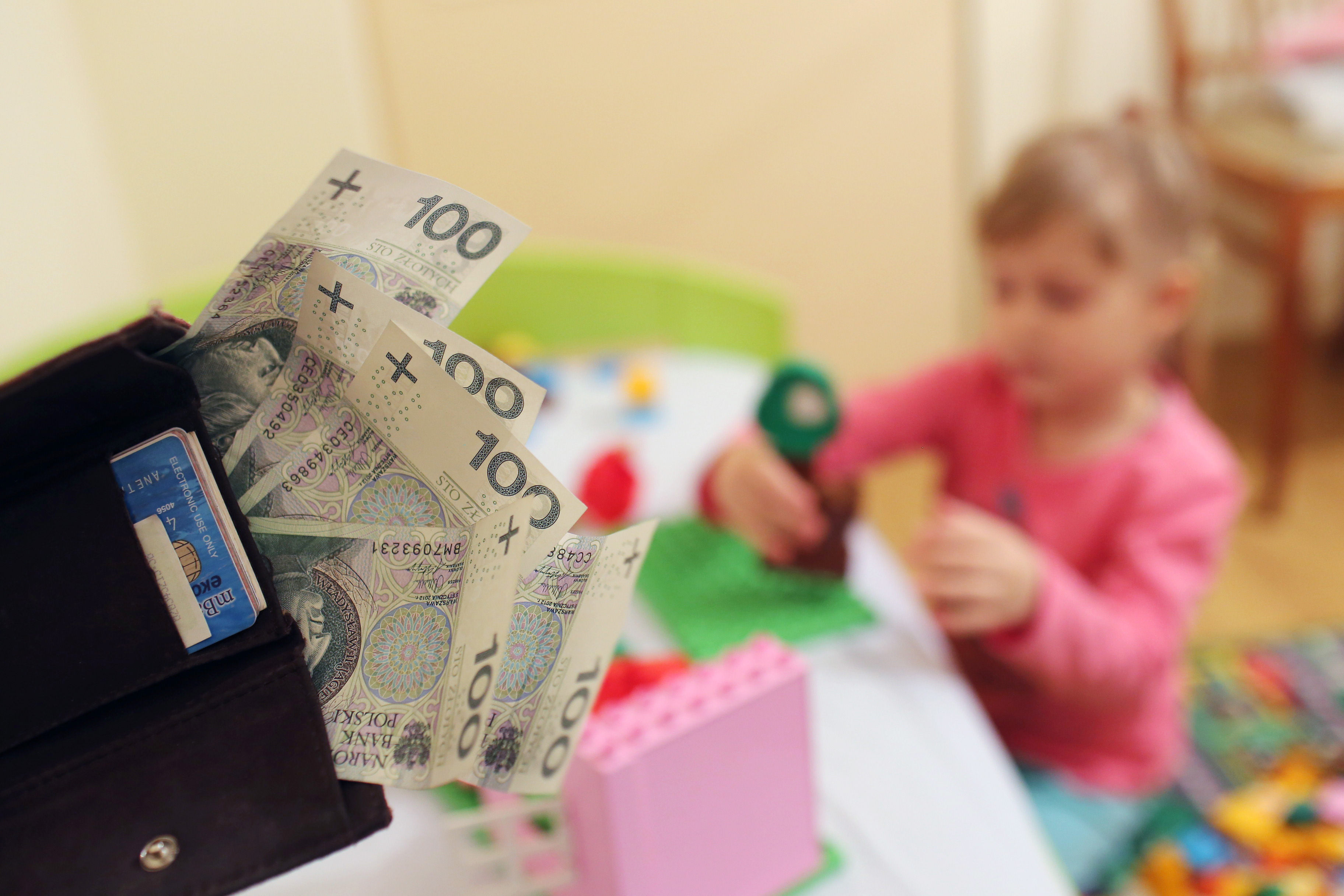 Nawet 6400 zł dla rodziny. Jest nowa propozycja dotycząca 800 plus