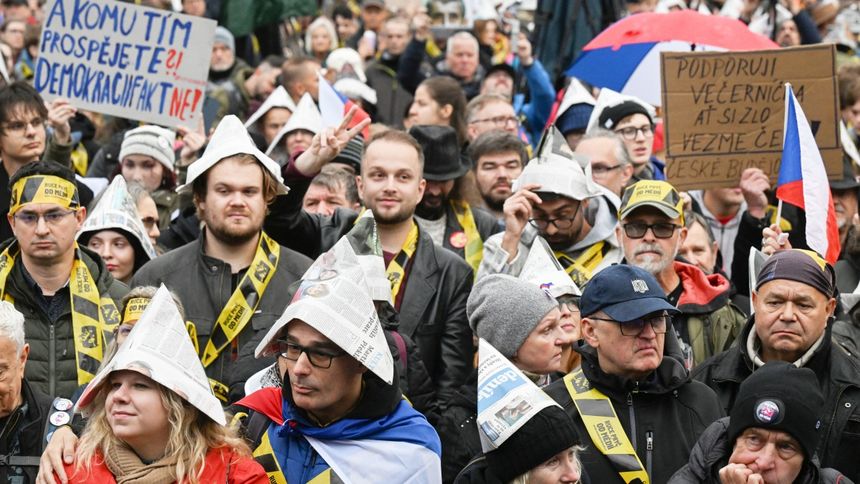 Protest w obronie wolnych mediów w Pradze
