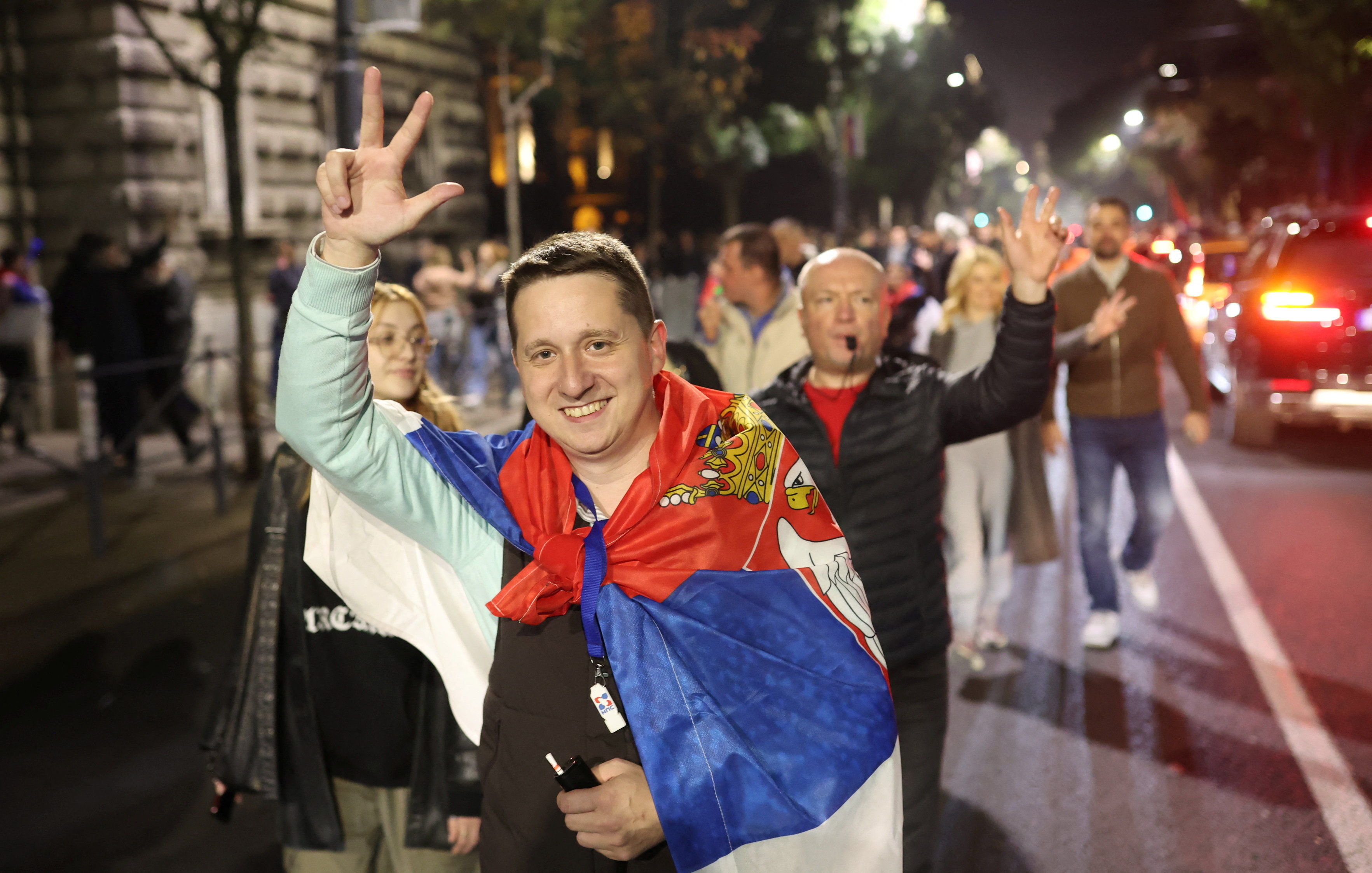 Wybory w Serbii: Zwolennicy "Listy Studenckiej" hucznie świętują zwycięstwo na ulicach Belgradu