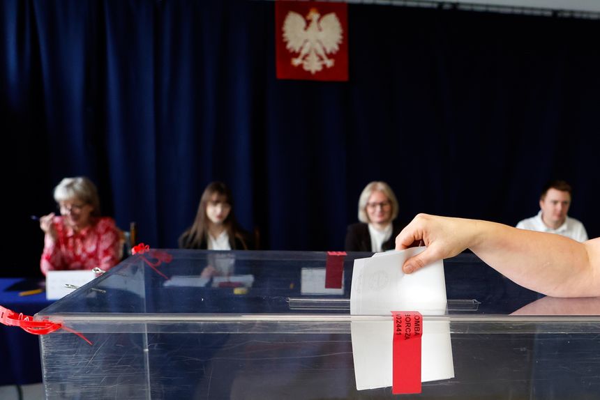 Odwołano prezydenta i rade miasta