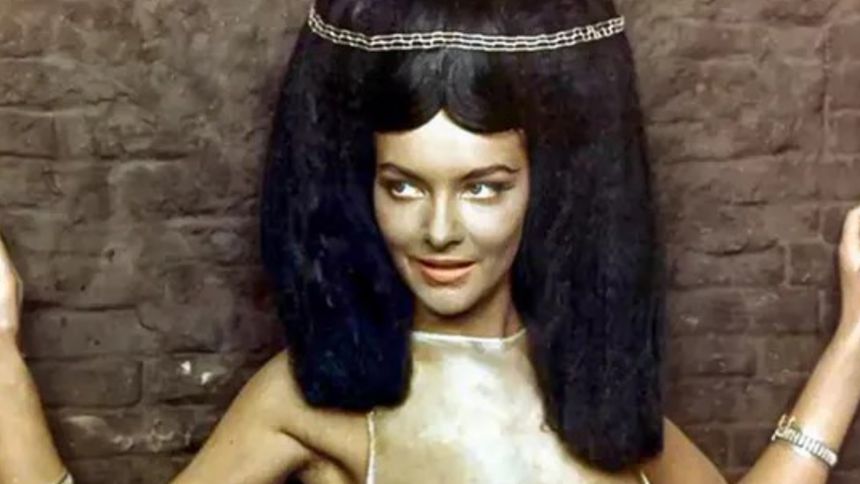 Barbara Brylska jako Kama w \