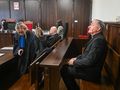 Biskup Jeż na sali sądowej