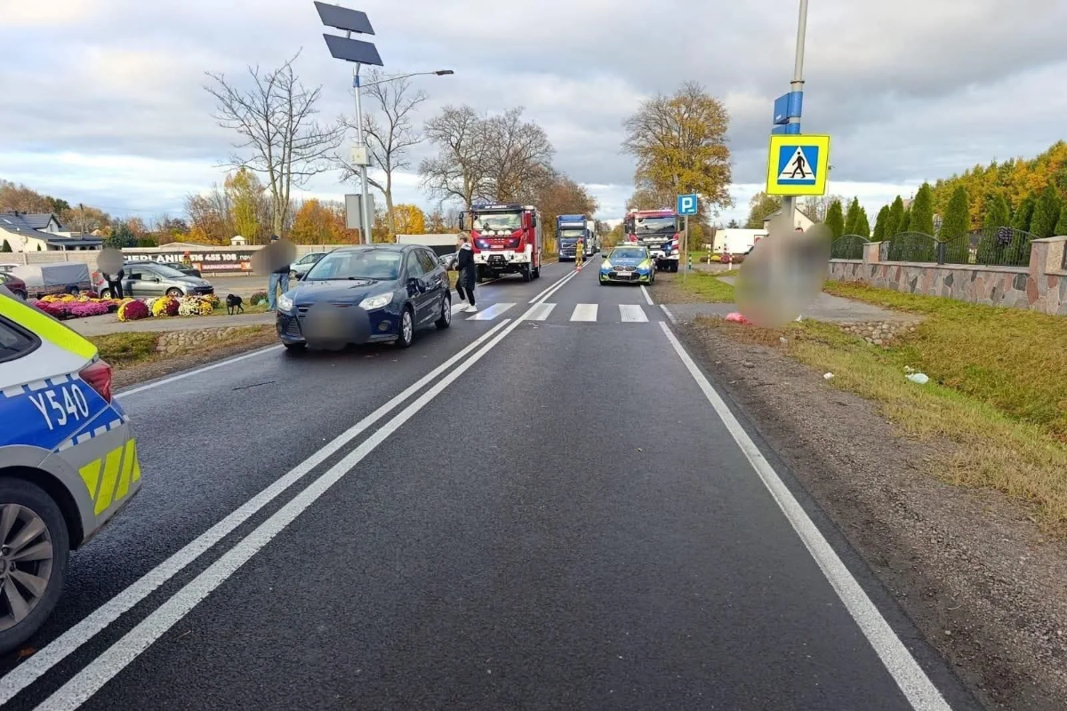 81-latek potrącił piesze na pasach. Groźny wypadek przy cmentarzu